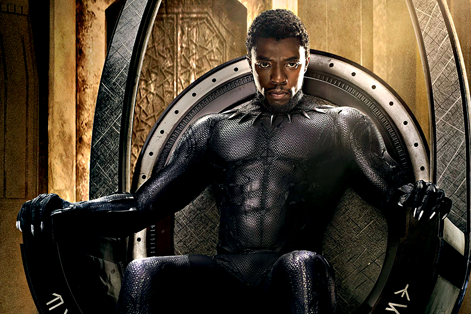 Chadwick Boseman como Pantera Negra