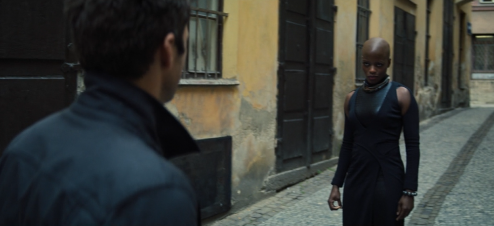Bucky encontra Ayo