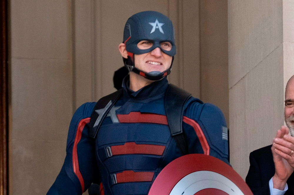 Wyatt Russell como Capitão America
