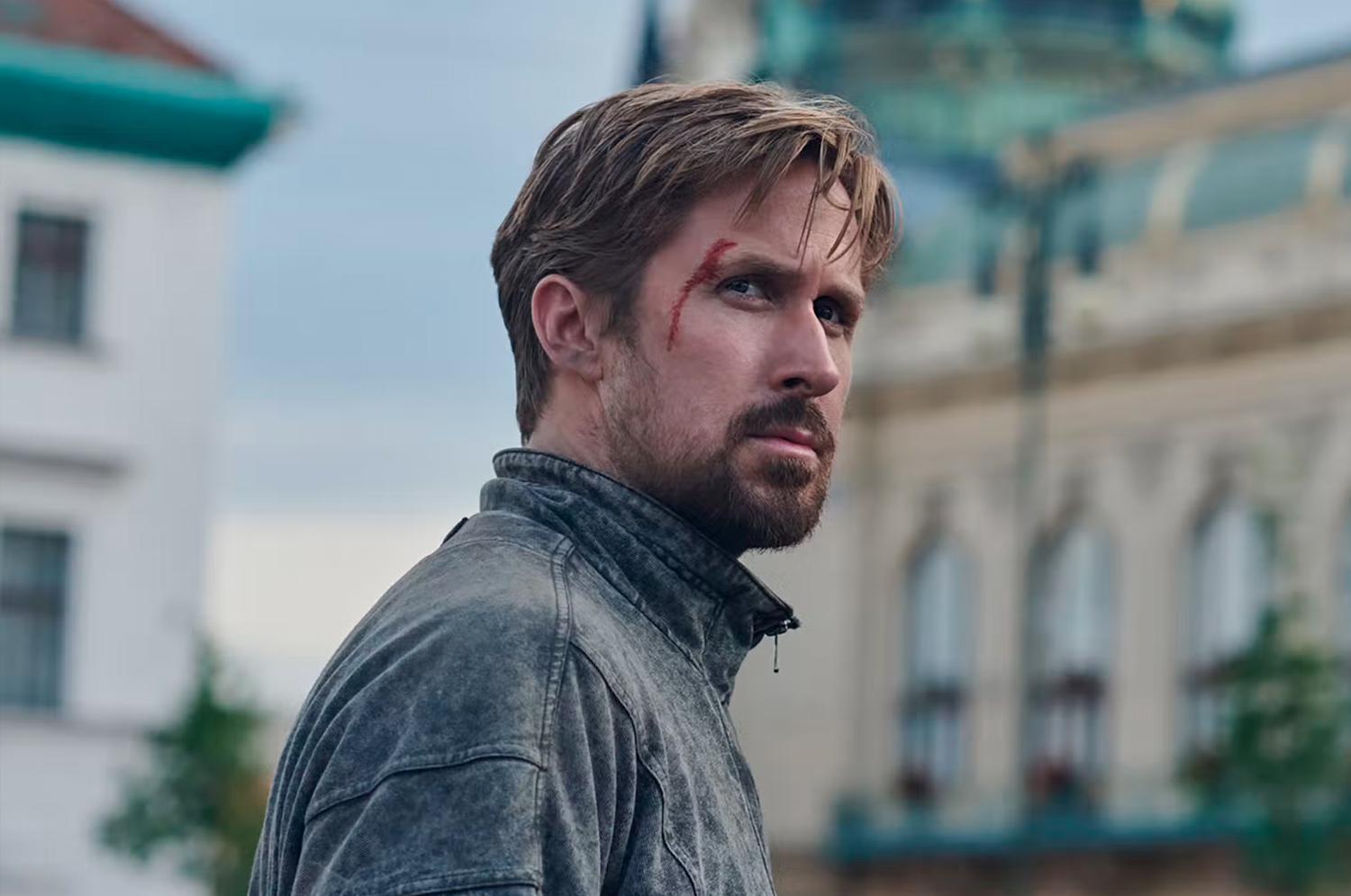 Filme mais caro da história da Netflix estreou hoje na plataforma. Vale a pena assistir?