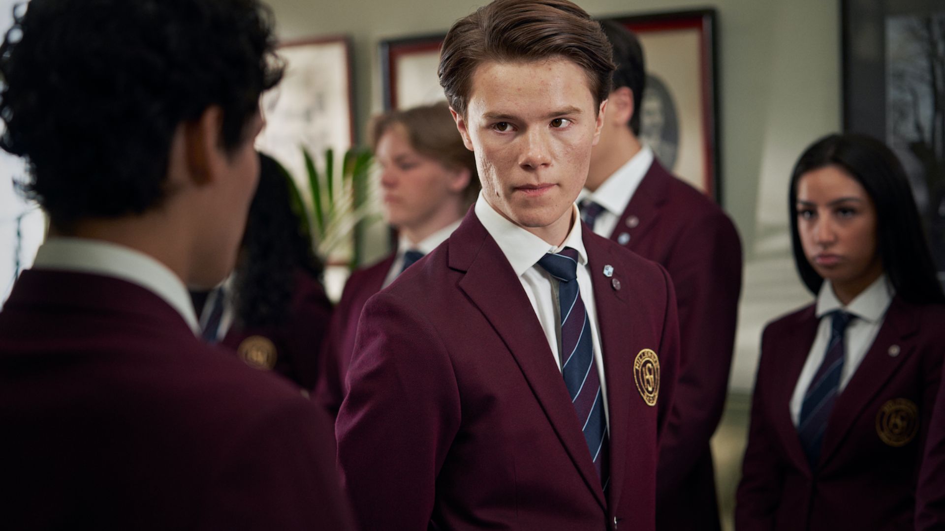 young-royals-wilhelm-planeja-vinganca-nos-4-primeiros-minutos-da-2a-temporada-da-serie