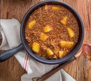 Receita de Carne Moída com Batatas para um almoço simples, rápido e nutritivo