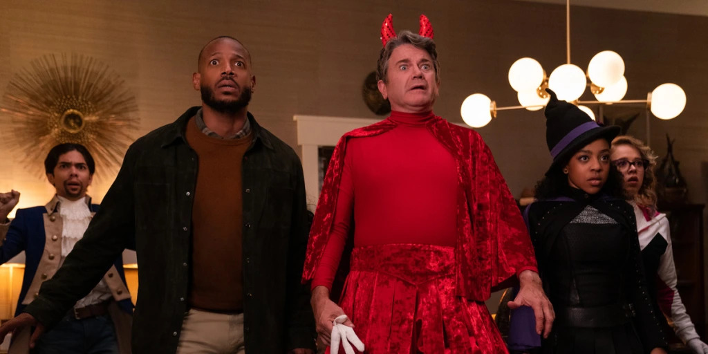 A Maldição de Bridge Hollow: 3 motivos para assistir e 2 para passar longe dessa comédia de Halloween da Netflix (Imagem: Reprodução/ Netflix)