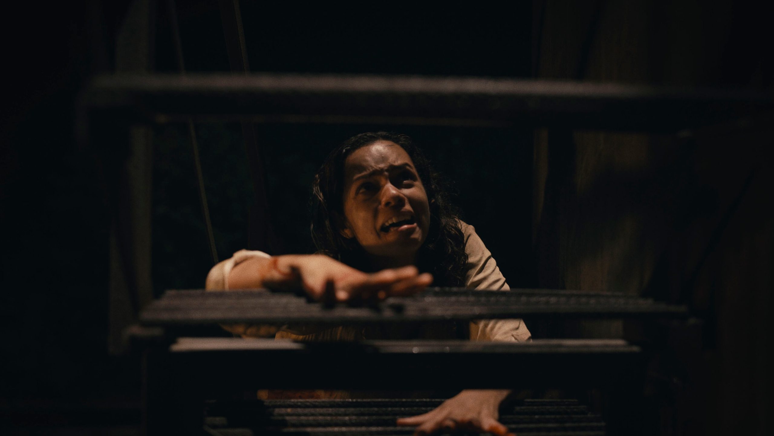 3 motivos para assistir e 2 para passar longe de 'Noites Brutais', filme de terror do Star+ (Imagem: Reprodução/ Star+)