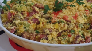 Receita de Farofa de Bacon de preparo simples para incrementar o seu almoço