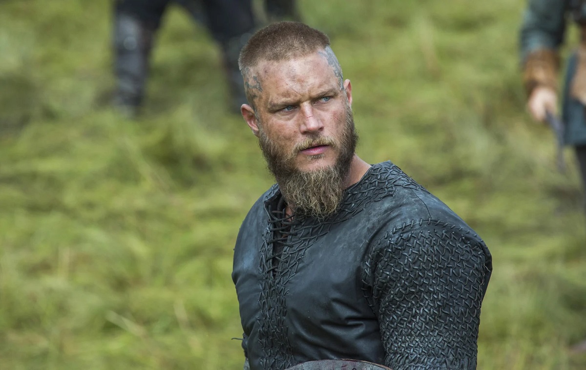 5 outras produções com Travis Fimmel além de Garoto Devora Universo e Vikings