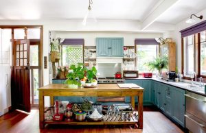 cozinha com decoração eclética ampla