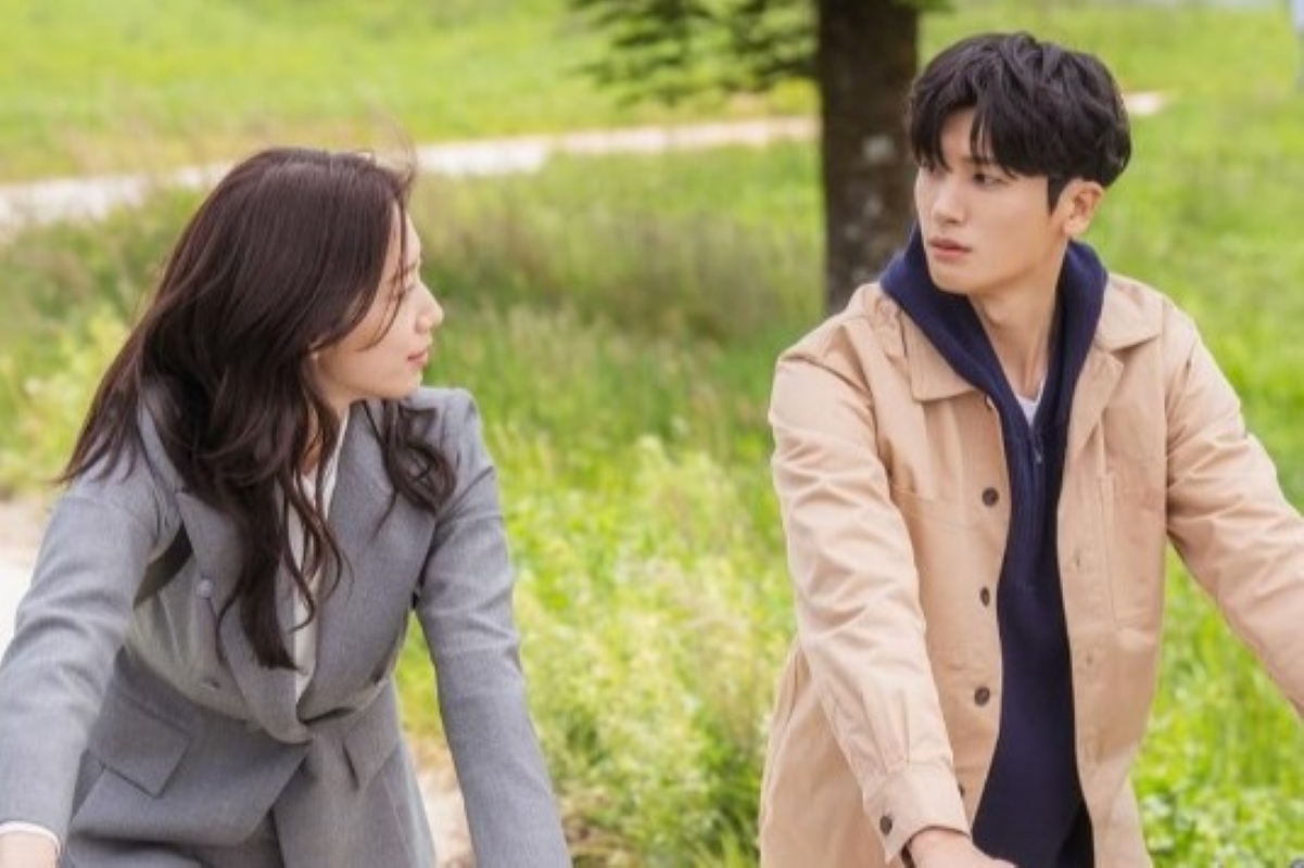 Park Shin-Hye e Park Hyung-sik em Médicos em Colapso (Reprodução)