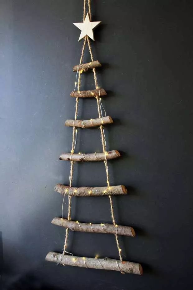 árvore de natal com madeira e sisal