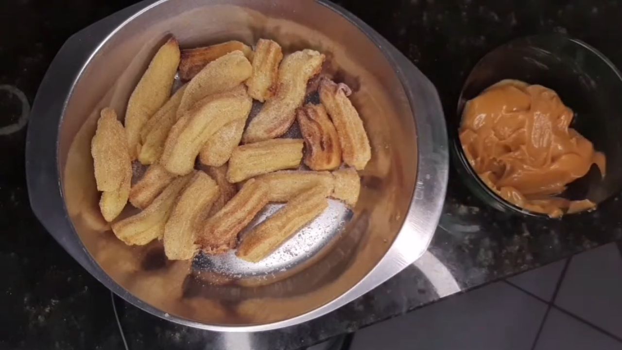Churros na air fryer receita simples que fica crocante por fora e macia por dentro