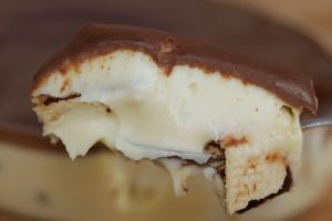 Como fazer Pavê de Biscoito Maizena e Recheio de Chocolate